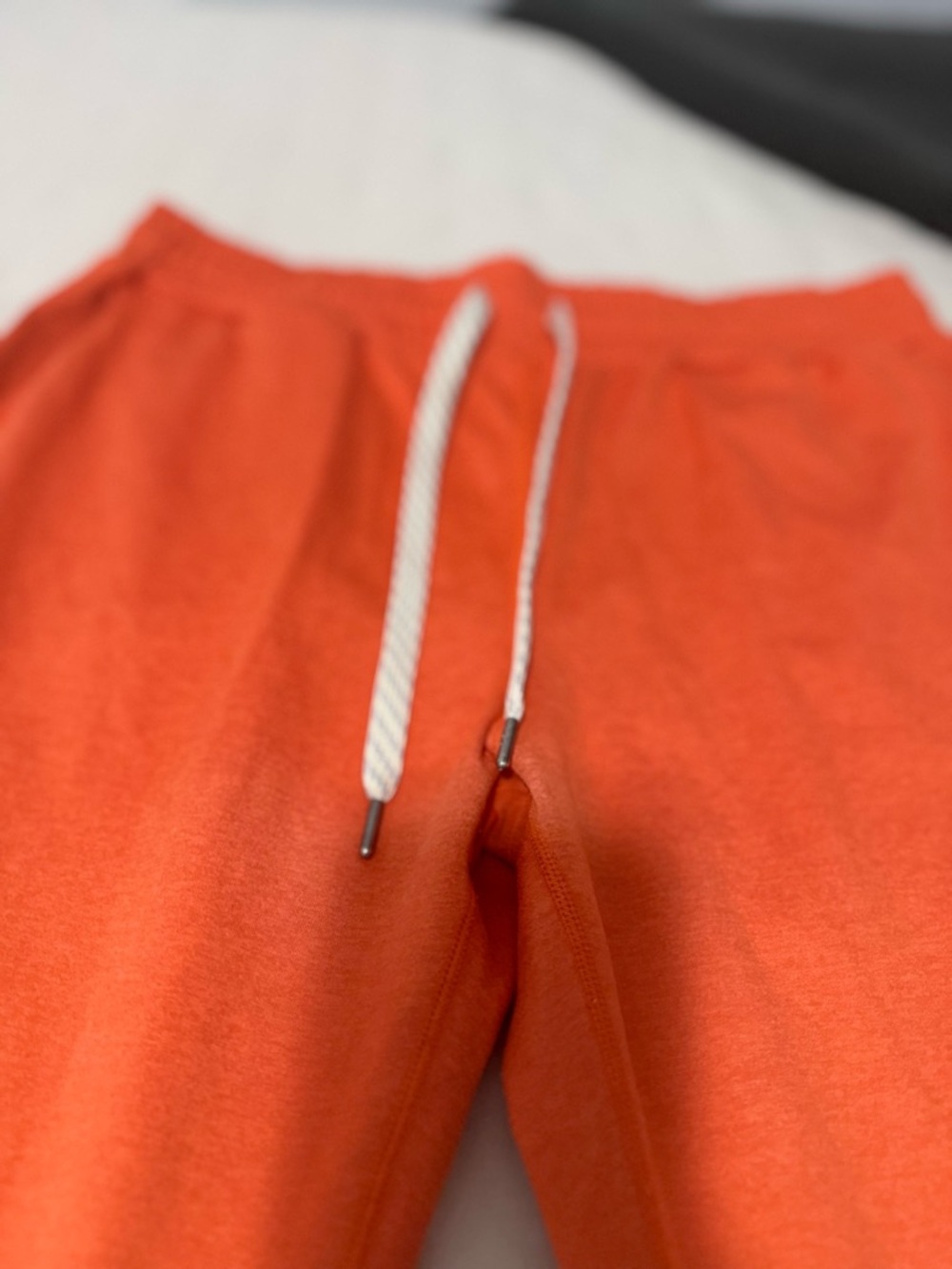 Vuori Performance Jogger Grapefruit Heather - Womens M - Picture 2 of 6